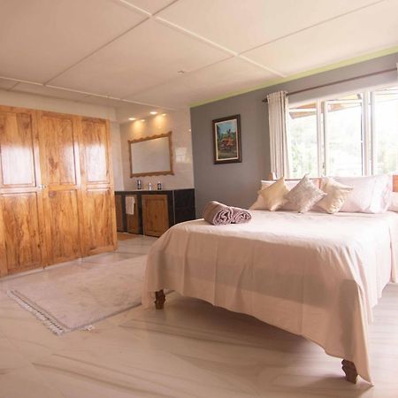 Azamat Self-Catering Apartment Pointe La Rue Eksteriør bilde