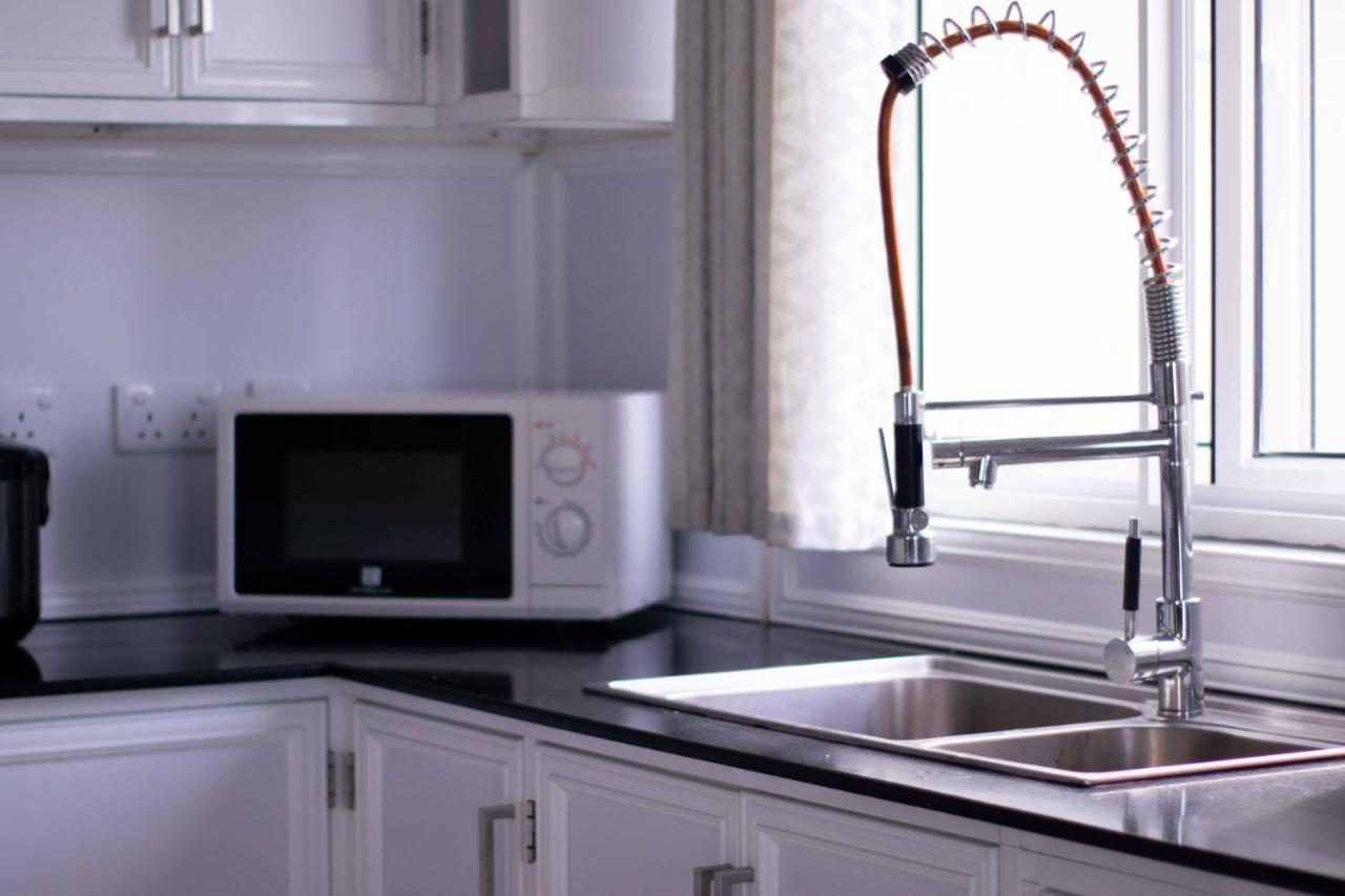 Azamat Self-Catering Apartment Pointe La Rue Eksteriør bilde