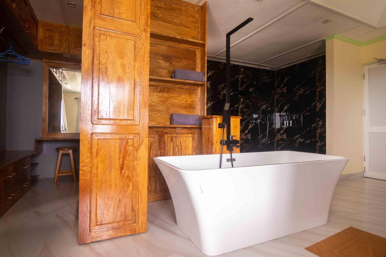 Azamat Self-Catering Apartment Pointe La Rue Eksteriør bilde