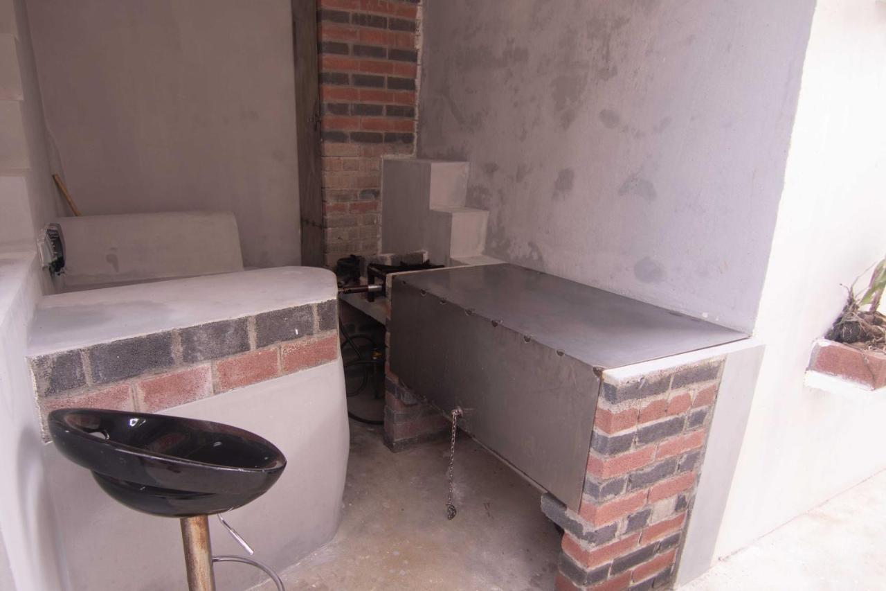 Azamat Self-Catering Apartment Pointe La Rue Eksteriør bilde