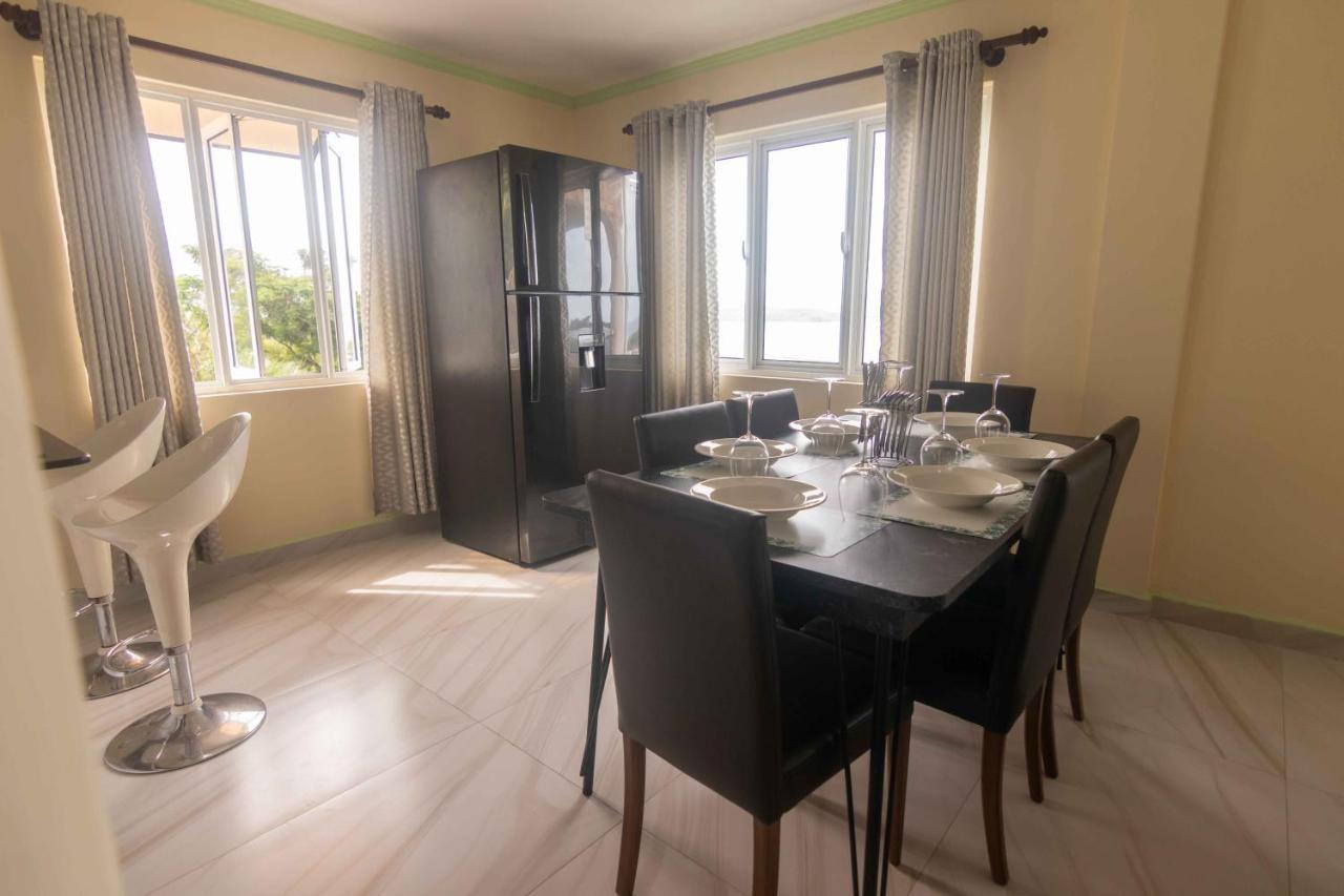 Azamat Self-Catering Apartment Pointe La Rue Eksteriør bilde